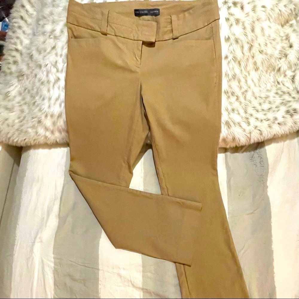The Limited Exact Stretch Tan Slacks     Wm Sz 6P